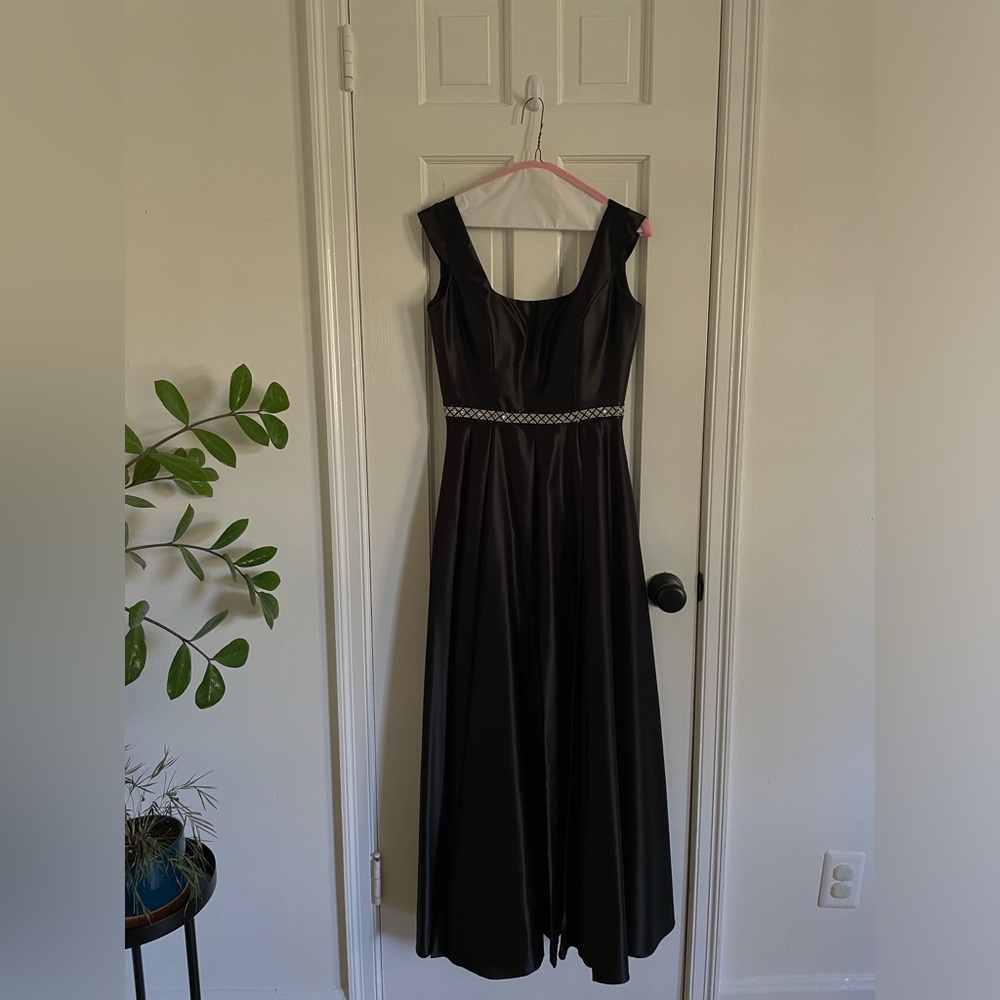 Blondie Nites Juniors Black Satin Gown